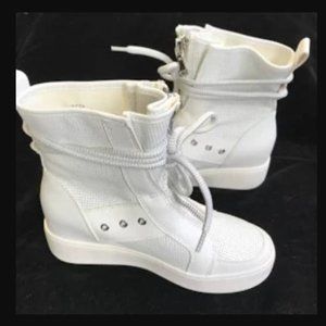 Steve Madden Wedge Sneaker Zipper Bootie Sz 9